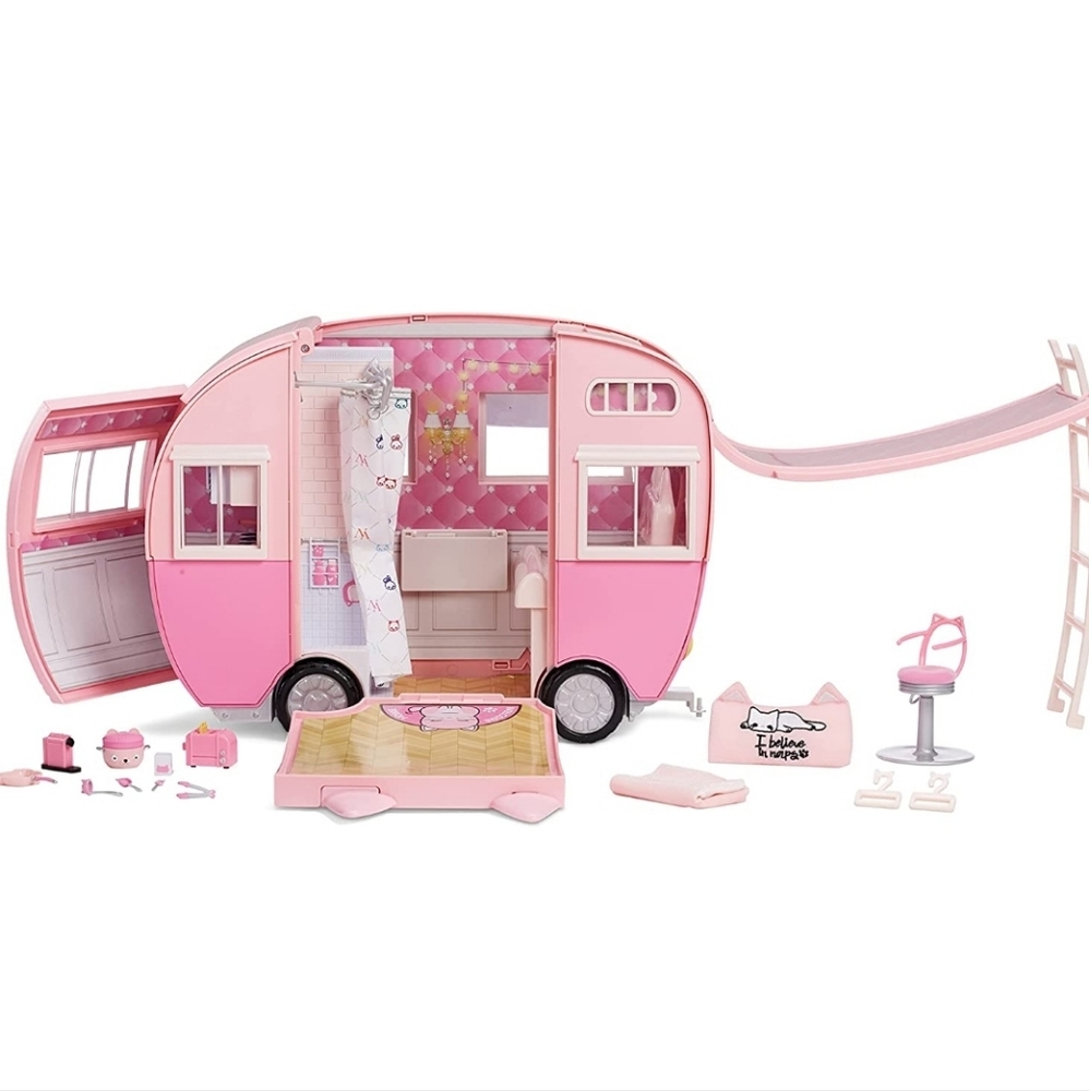 Na Na Na Surprise Kitty-Cat Camper Playset, Pink Toy Car, Opens to 3 feet wide
